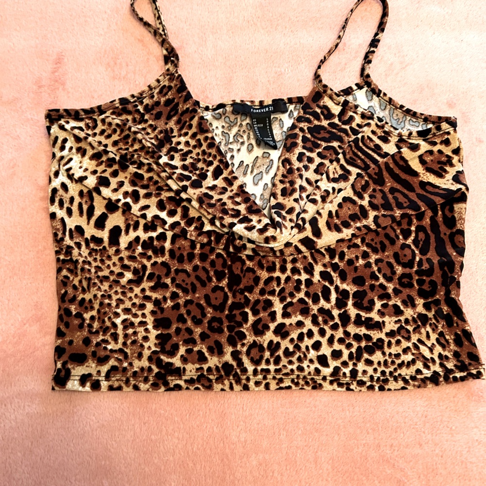 EUC(worn 1x) Forever 21 Cowl Neck Cheetah Print Crop Top
